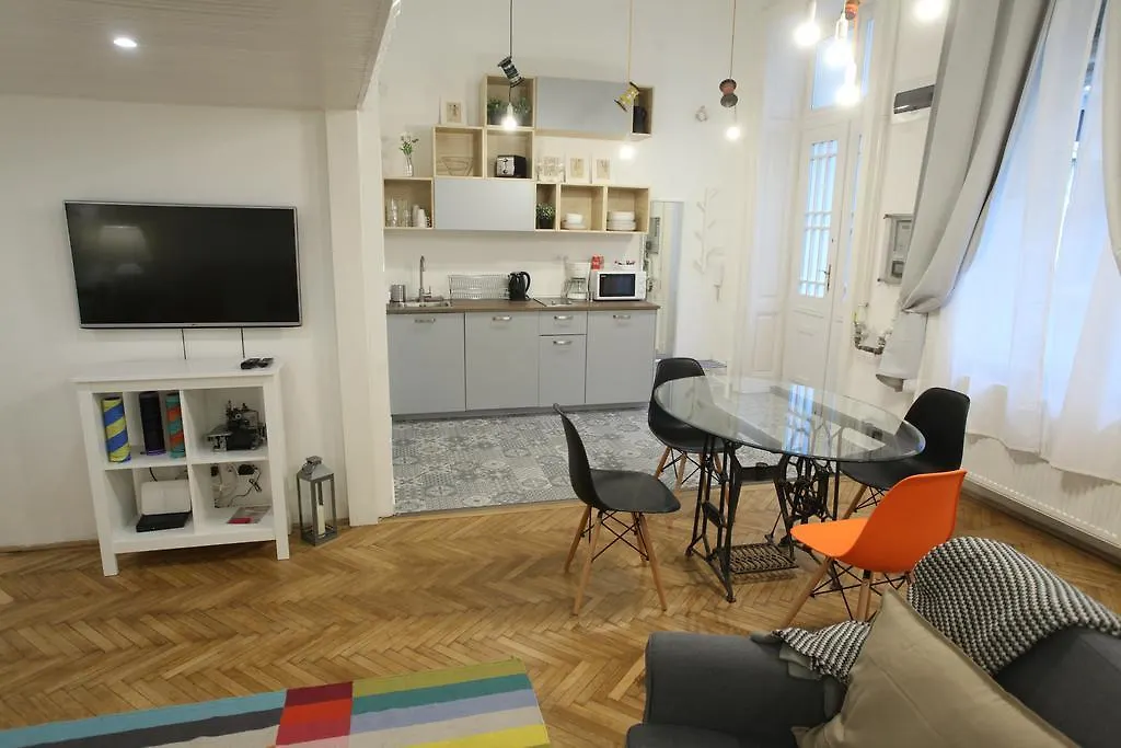 Tailor Apartment In The Center Budapest